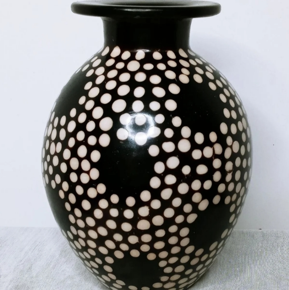 Vintage Chulucanas Pottery Vase